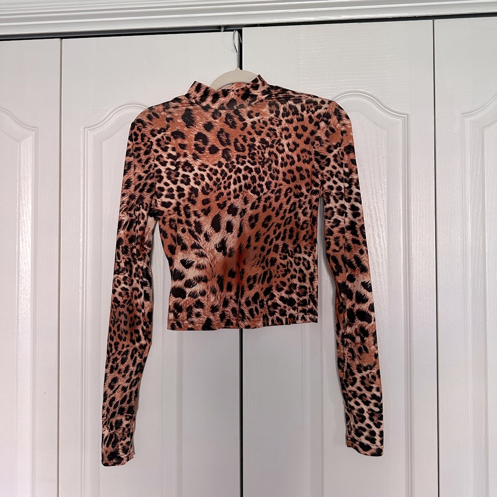 Trendy cheetah print top
